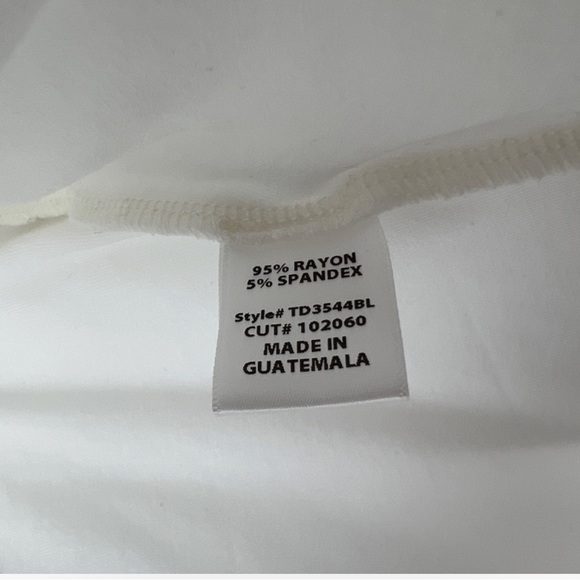 FORE cut-out twist crop top - Picture 3 of 3